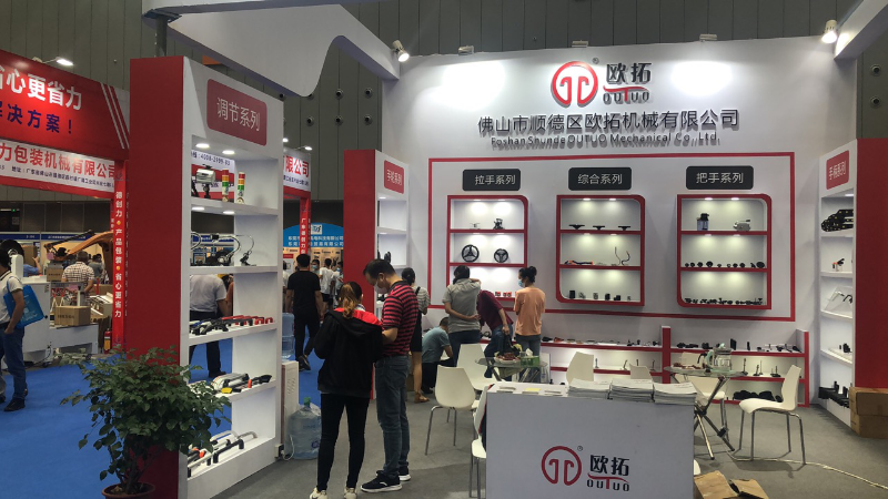 歐拓源頭廠(chǎng)家生產(chǎn)梅花把手,手輪,內(nèi)波紋手輪,背波紋手輪,橢圓拉手,膠木拉手,方形拉手